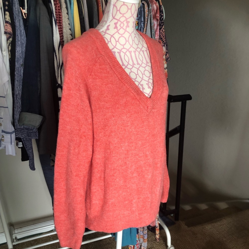 Peach Basic sweater - Picture 2 of 5